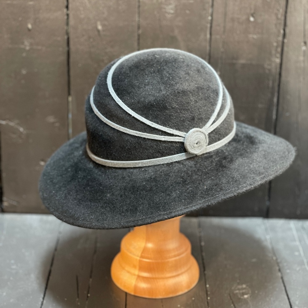 Hand made fur felt hat